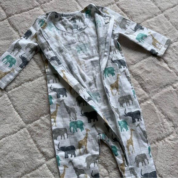 Aden and Anais | Elephants Muslin Footie Pajamas | Size 3-6m - Picture 7 of 8
